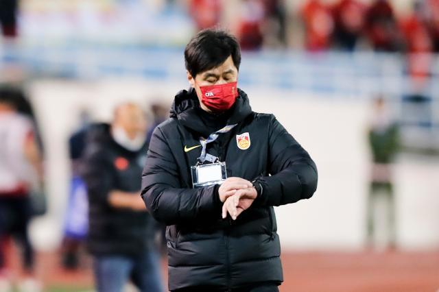 足球世界俱乐部杯-国足魔鬼训练防止崩盘 入籍球员们将飞赴迪拜会合